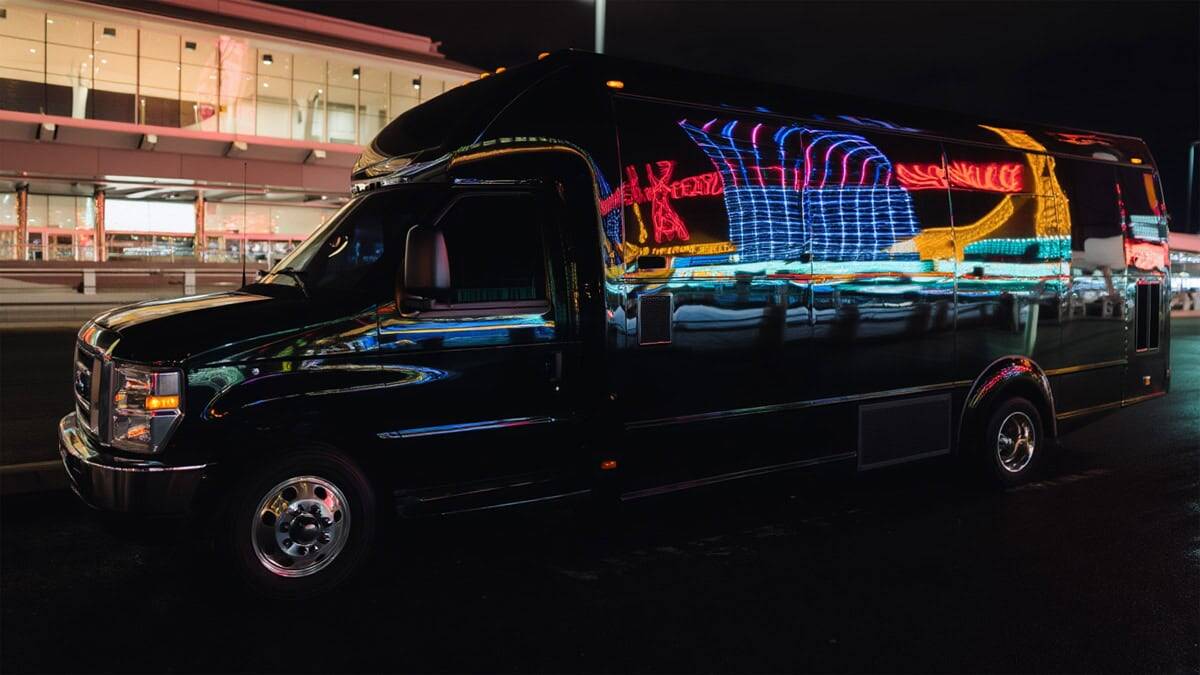 Black E450 At Las Airport At Night Shuttle Bus