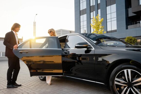 Las Vegas Airport Shuttle to Hotels: Tips for First-Timers