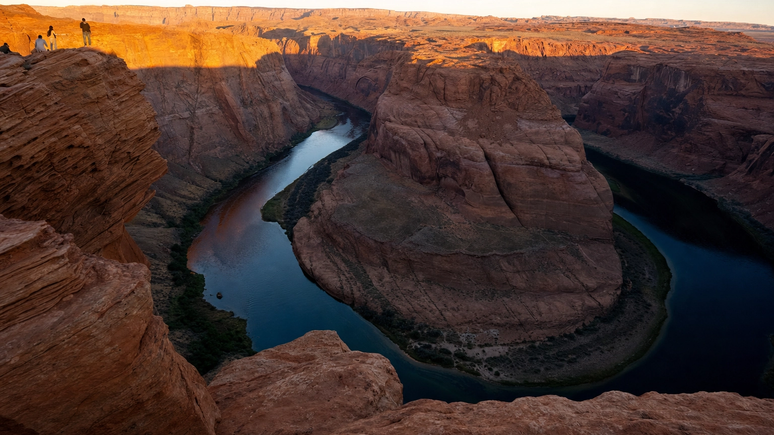 Horseshoe Bend Overlook Near Antelope Canyon Page Arizona – Personal Sedan Services Horseshoe Bend overlook near Page, Arizona, a 10-minute stop from Antelope Canyon